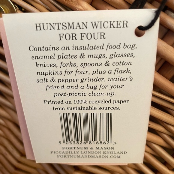 NWT Huntsman Wicker Picnic Basket with Service for 4! - Picture 11 of 12